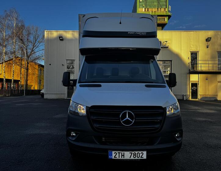 Mercedes-Benz Sprinter 8