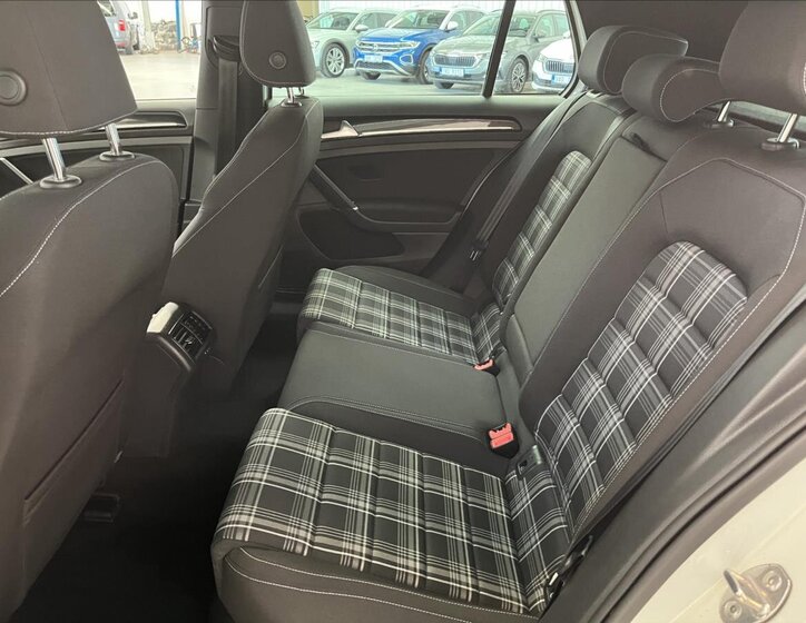 Volkswagen Golf Hatchback 2,0 l 135 kw