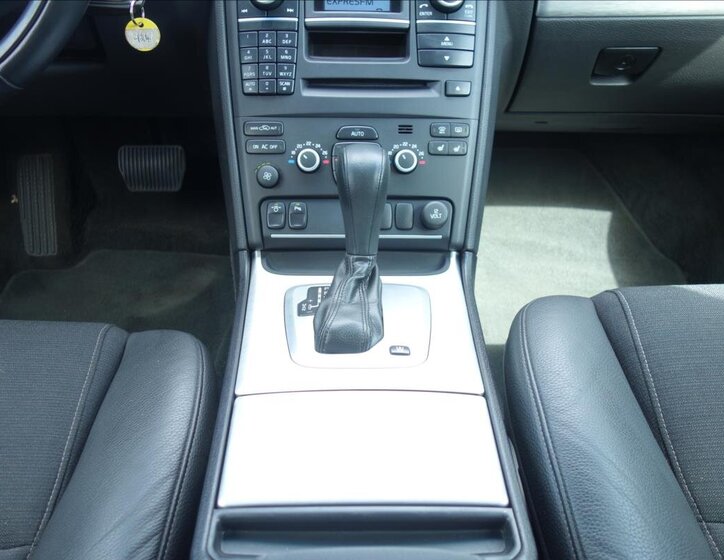 Volvo XC90 SUV 2,4 l 147 kw