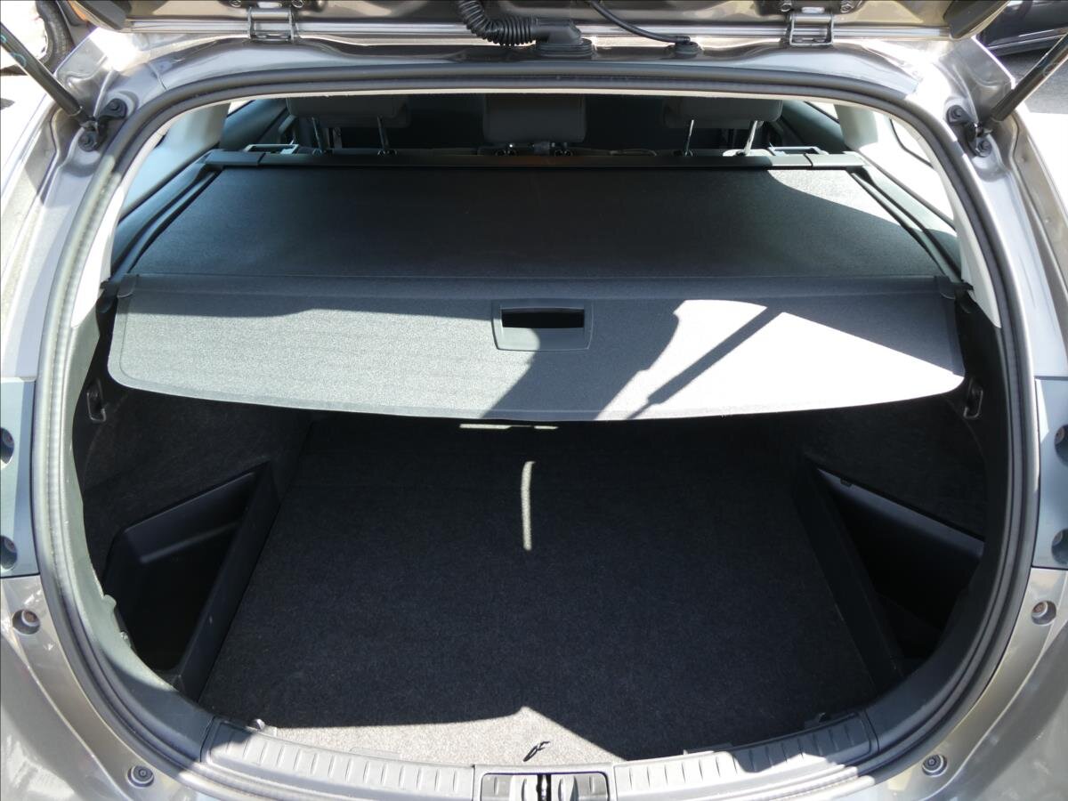 Toyota Auris Kombi 1,3 l 73 kw