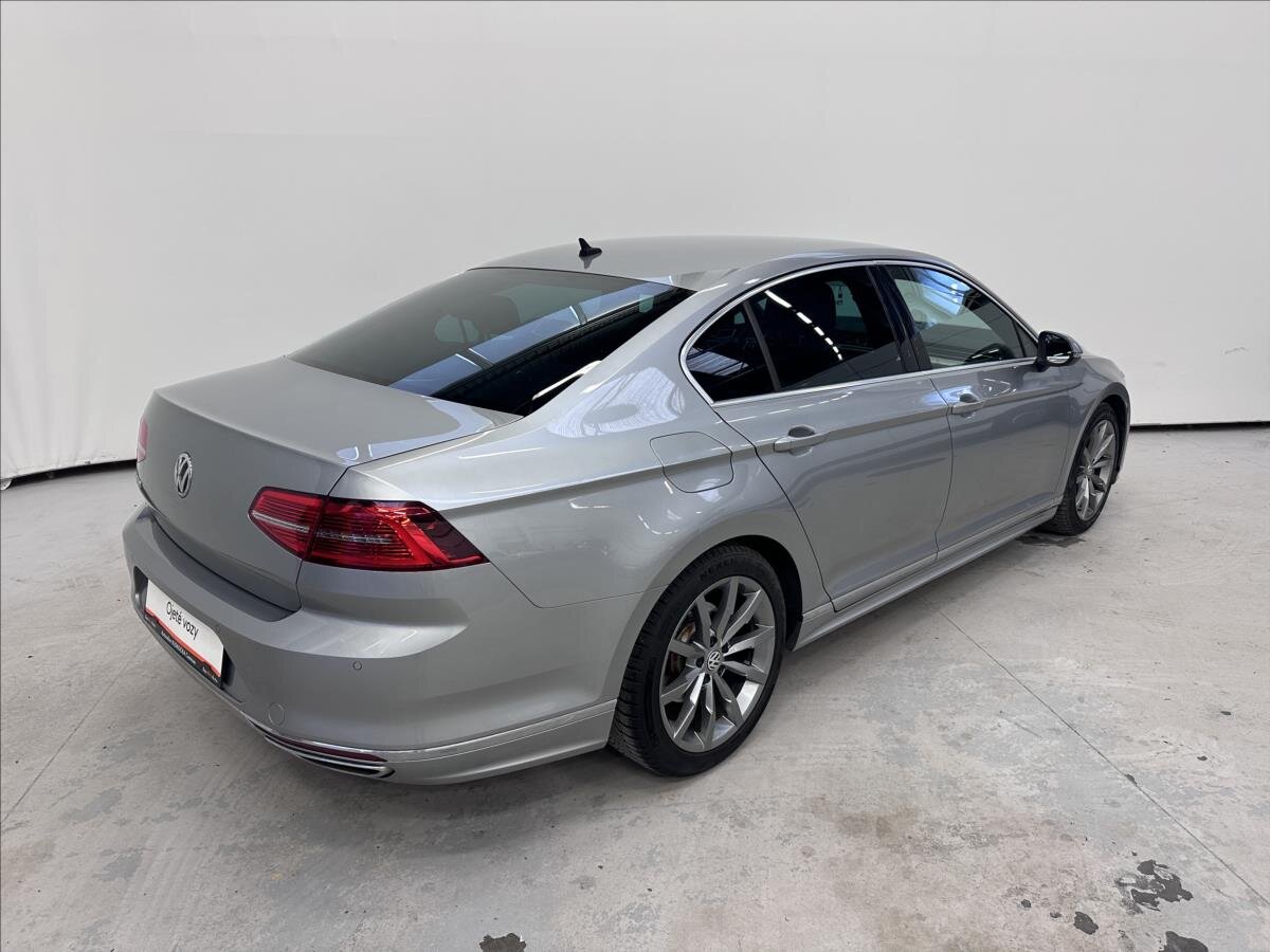 Volkswagen Passat Sedan 2,0 l 162 kw