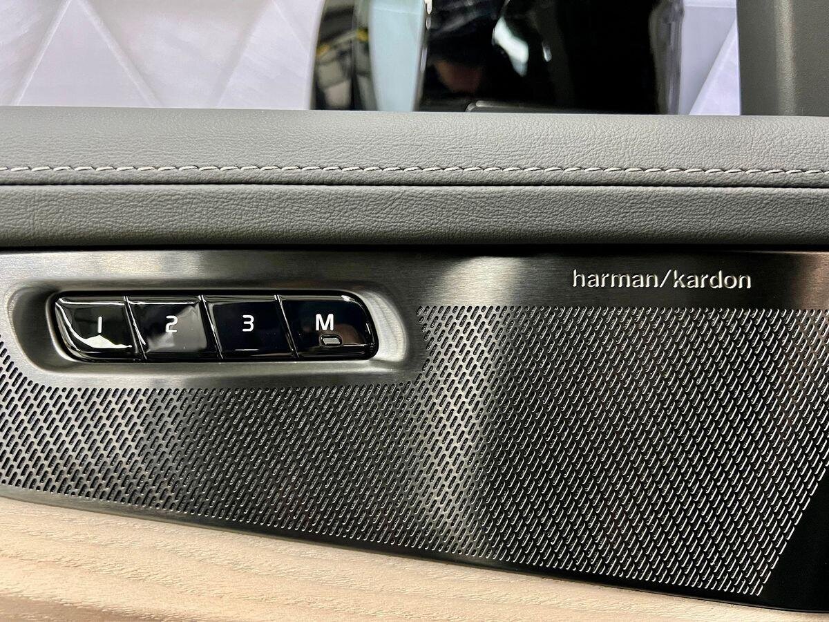 Volvo XC90 SUV / Terénní 2,0 l 335 kw