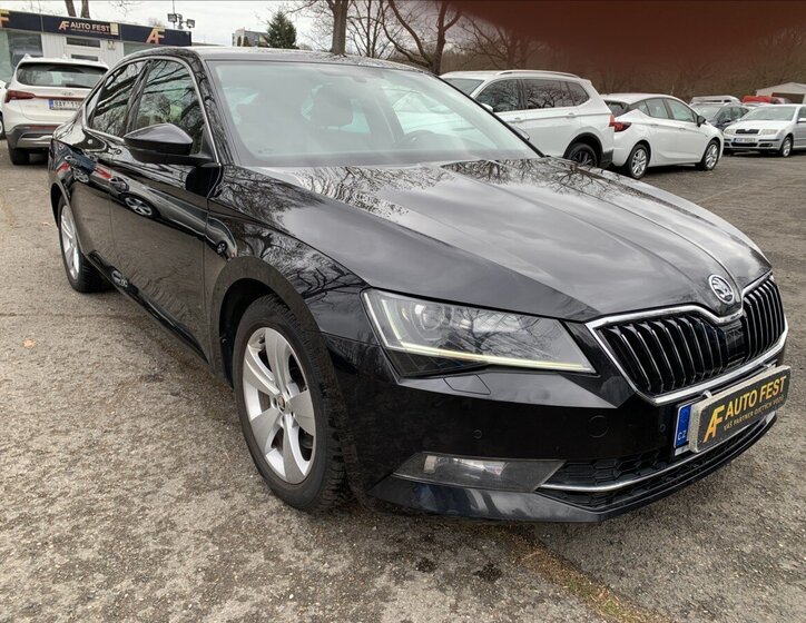 Škoda Superb Sedan / Limuzína 1,5 l 110 kw