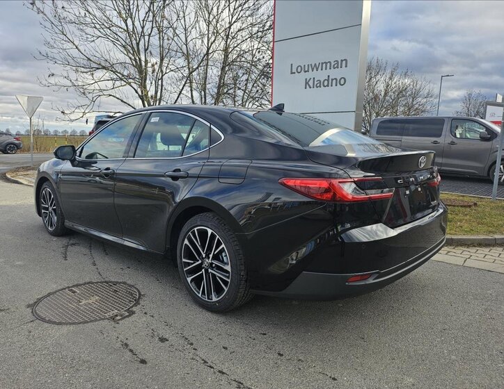 Toyota Camry Sedan / Limuzína 2,5 l 137 kw