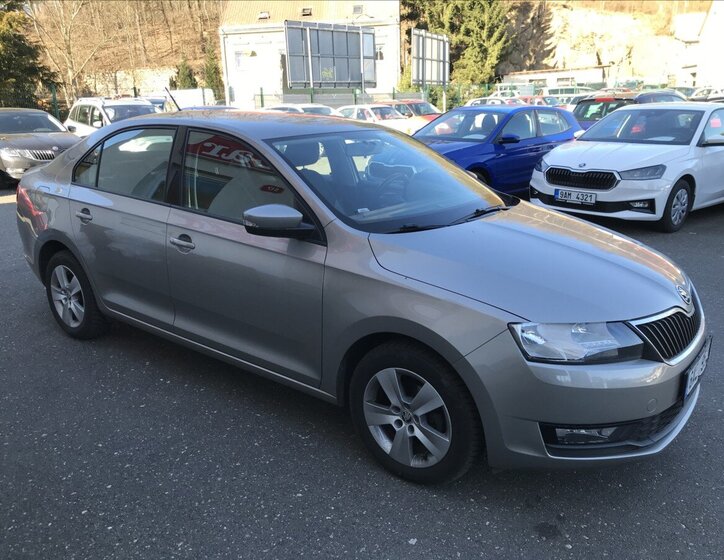 Škoda Rapid Sedan / Limuzína 999,0 70 kw