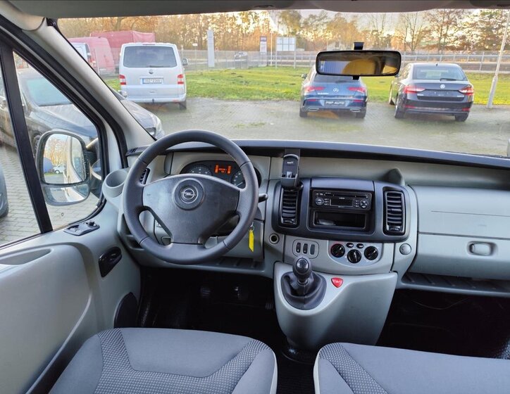 Opel Vivaro 23