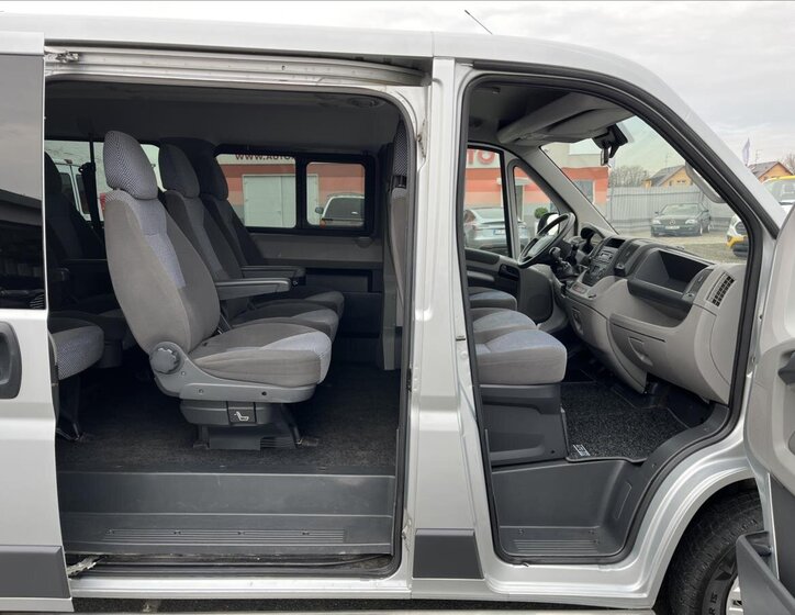 Peugeot Boxer Kombi 2,2 l 88 kw