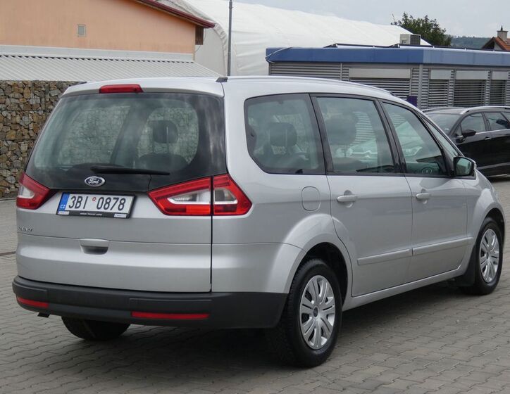 Ford Galaxy 12