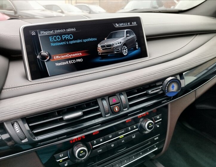 BMW X5 SUV 3,0 l 280 kw