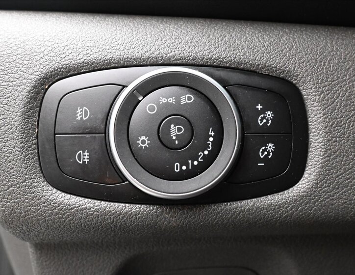 Ford Transit Custom Skříň 2,0 l 96 kw