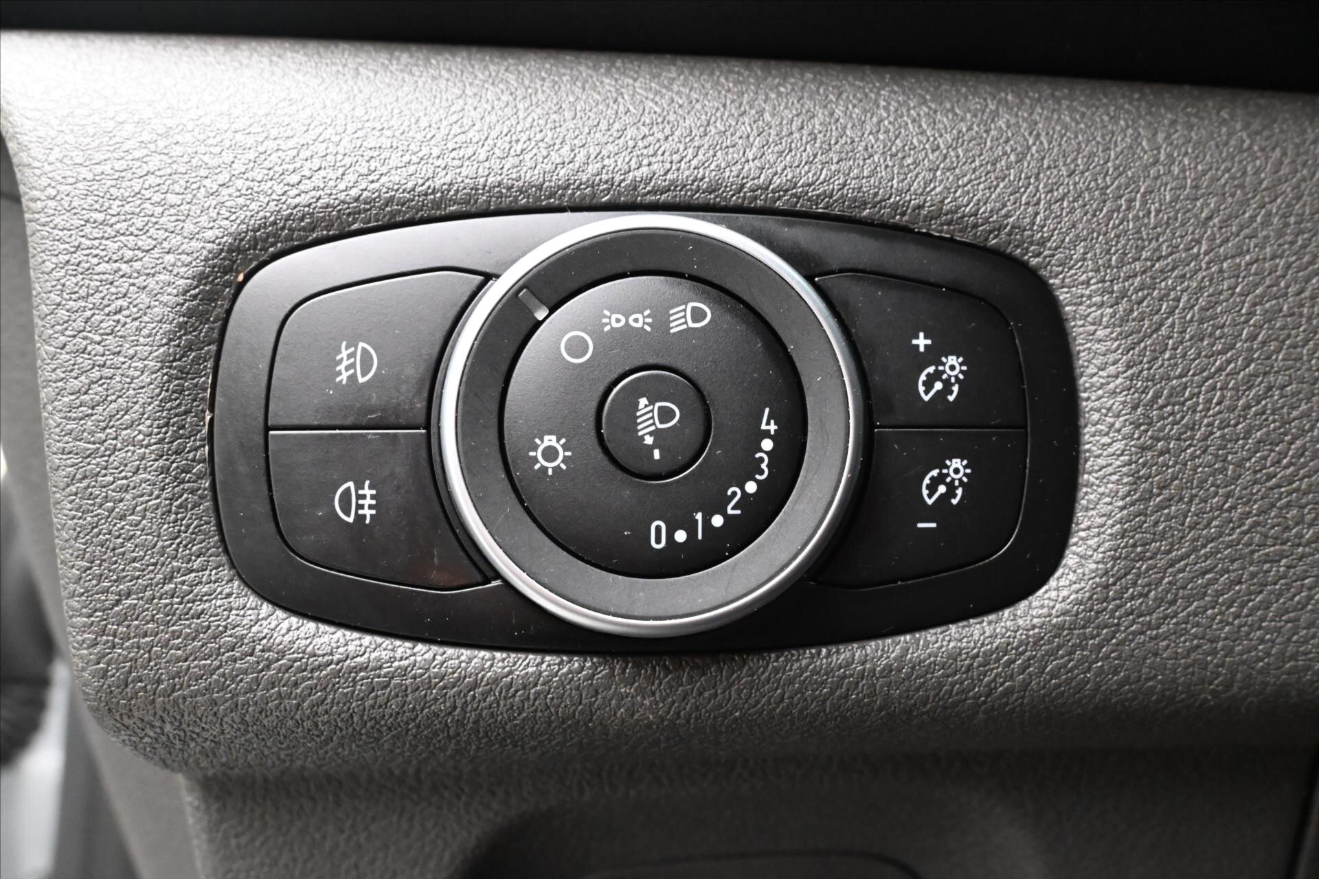 Ford Transit Custom Skříň 2,0 l 96 kw