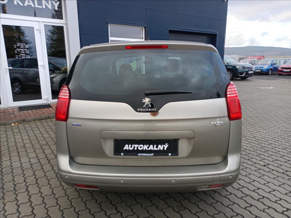 Peugeot 5008 SUV 1,6 l 88 kw
