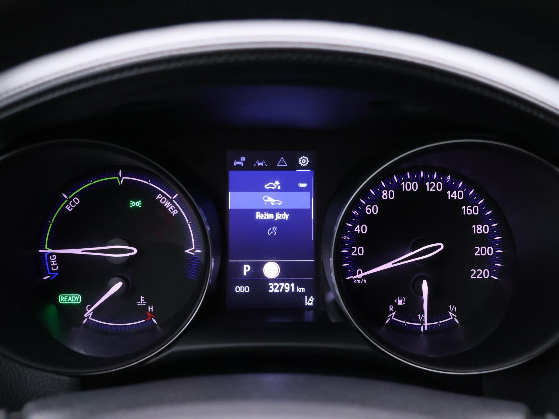 Toyota C-HR SUV 1,8 l 72 kw