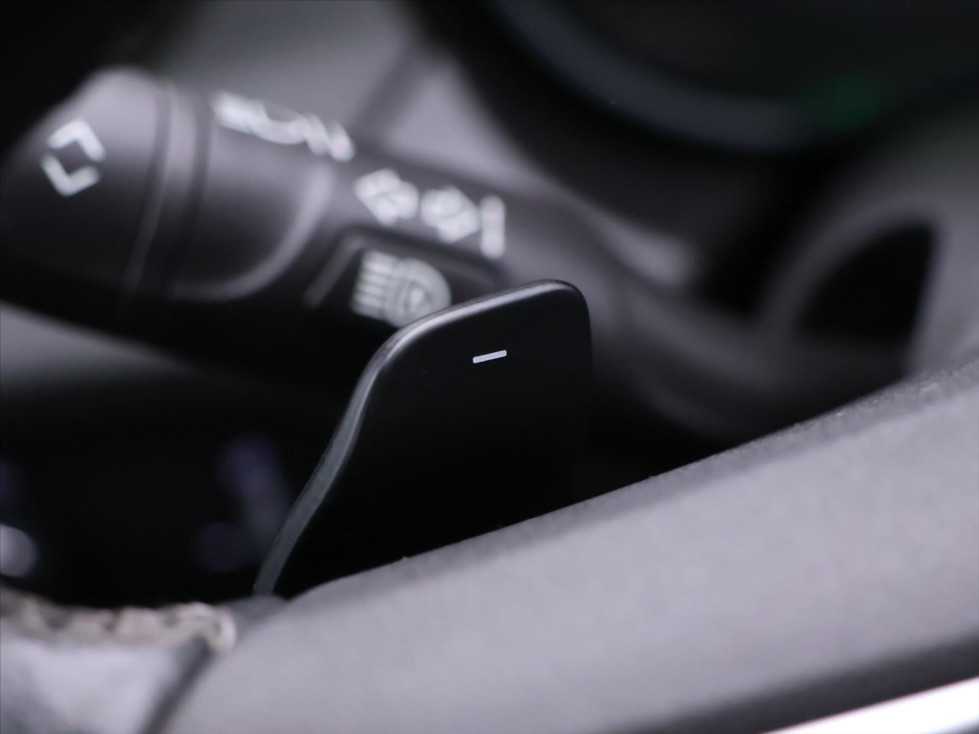 Opel Grandland X SUV / Terénní 1,6 l 147 kw