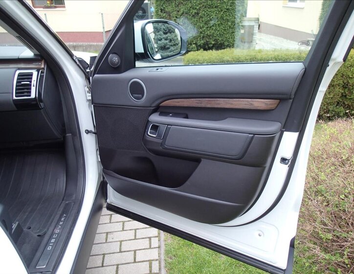 Land Rover Discovery SUV / Terénní 2,0 l 132 kw