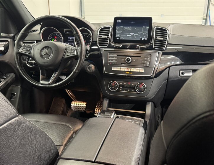 Mercedes-Benz GLE SUV / Terénní 3,0 l 270 kw