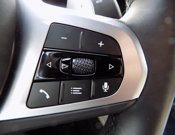 BMW X6 SUV 3,0 l 210 kw