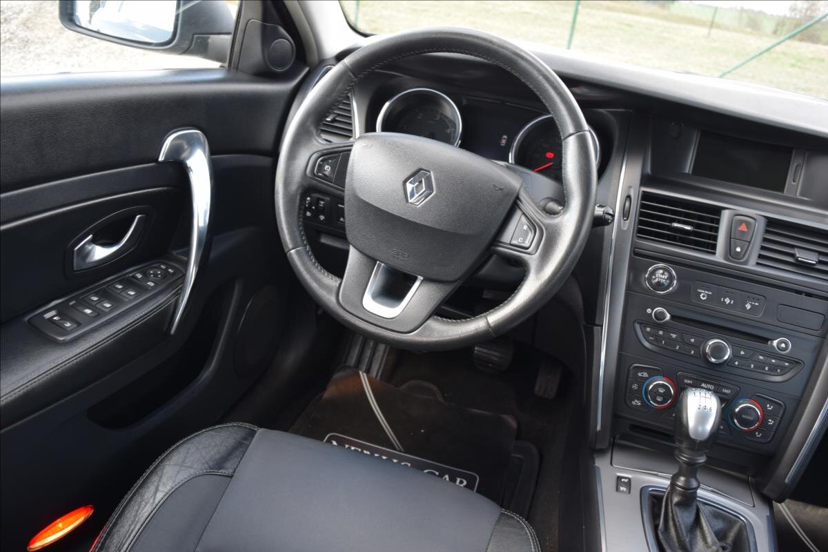 Renault Latitude Sedan / Limuzína 2,0 l 110 kw