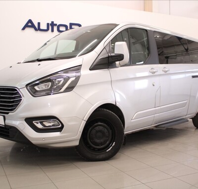 Ford Tourneo Custom 1