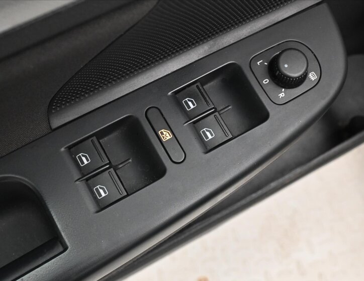 Volkswagen Golf Kombi 1,6 l 77 kw