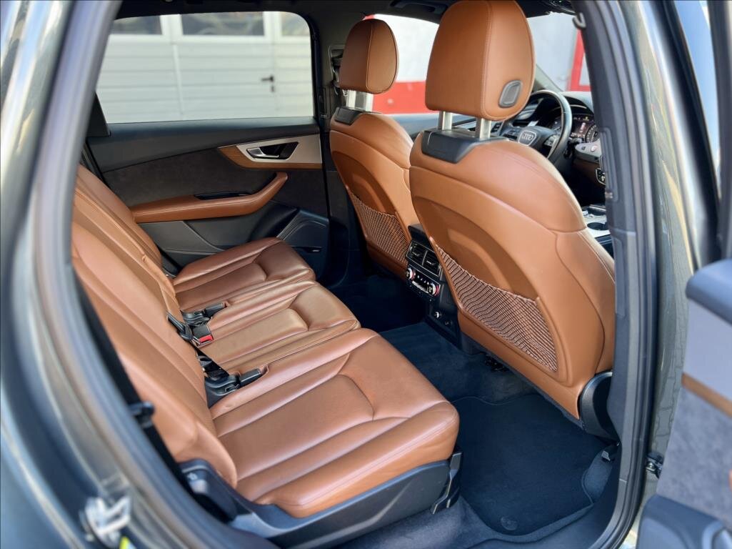 Audi SQ7 SUV / Terénní 4,0 l 320 kw