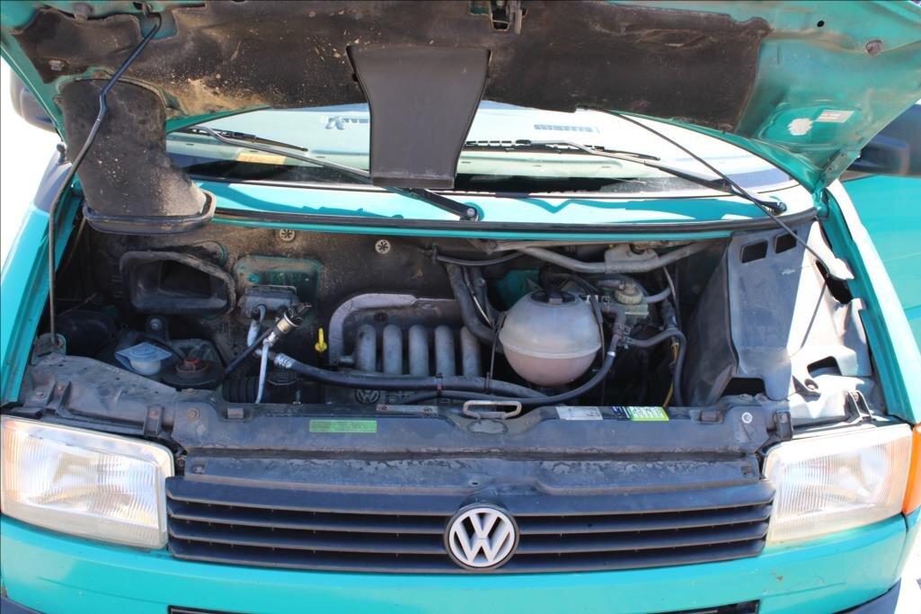 Volkswagen Caravelle Kombi 2,4 l 57 kw