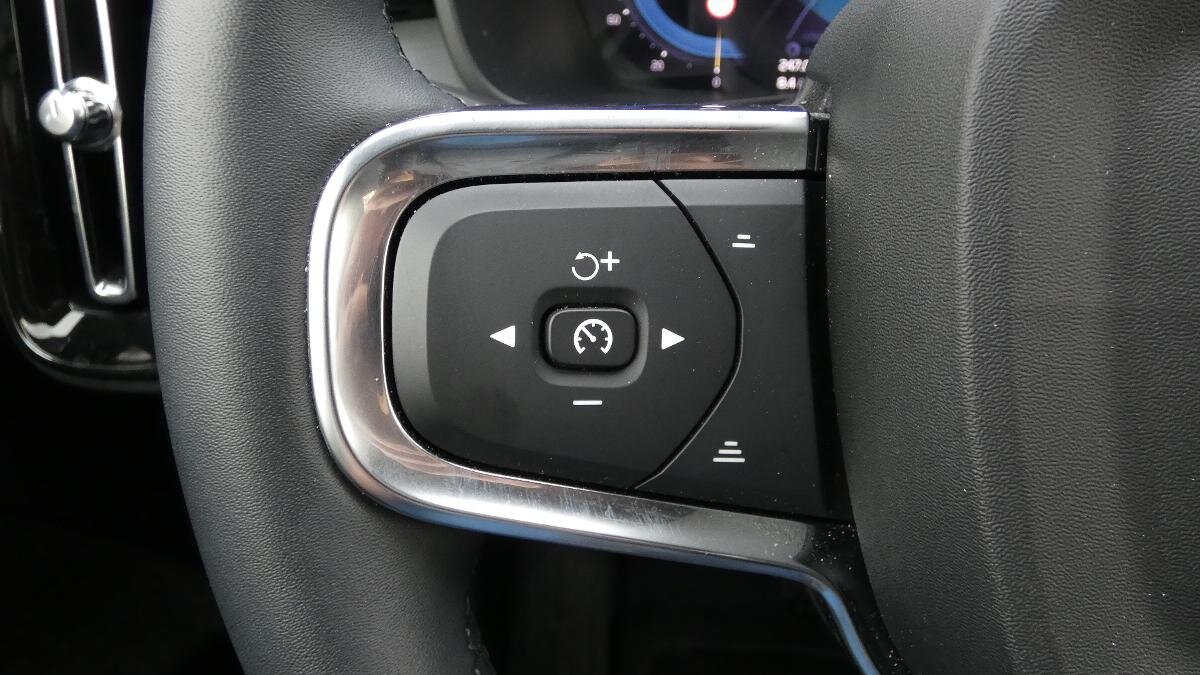 Volvo XC40 SUV / Terénní 2,0 l 120 kw