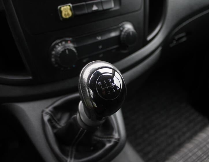Mercedes-Benz Vito 18