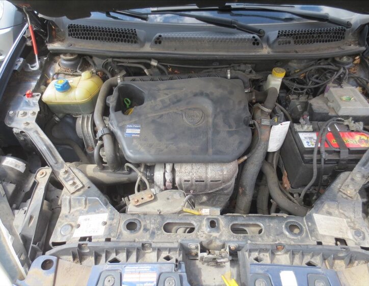 Lancia Delta Hatchback 1,4 l 88 kw