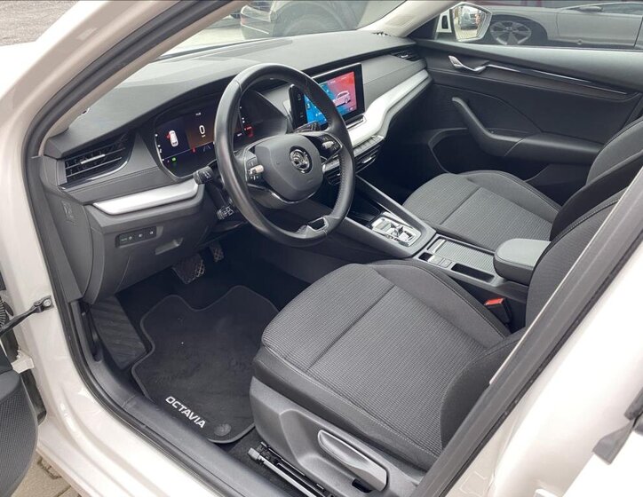 Škoda Octavia 12