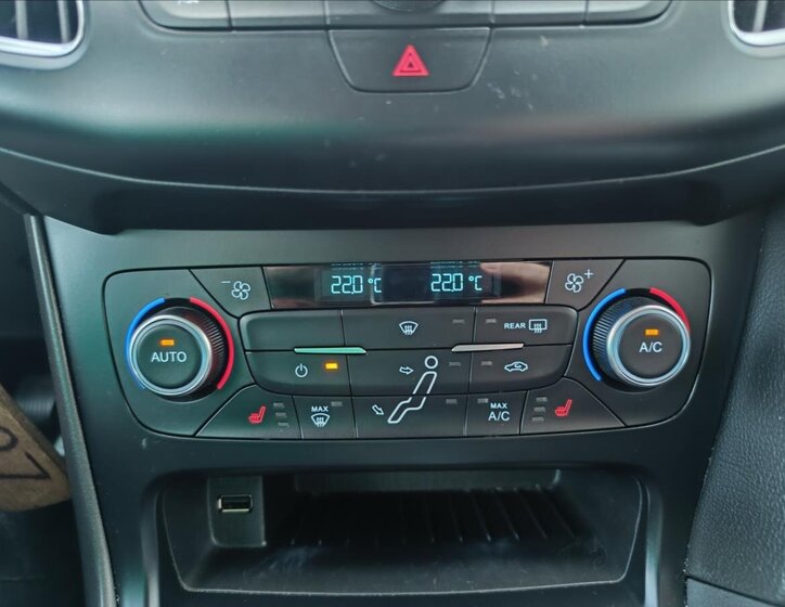Ford Focus Kombi 1,5 l 88 kw