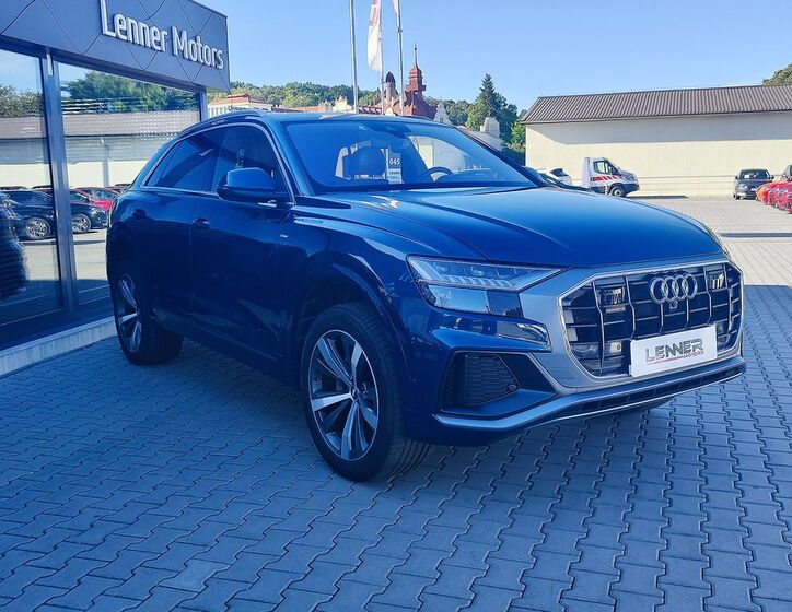 Audi Q8 3