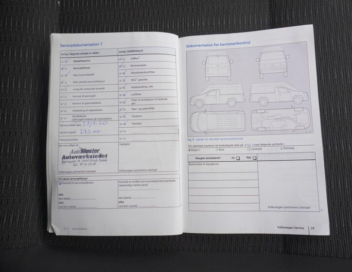 Volkswagen Caravelle 29