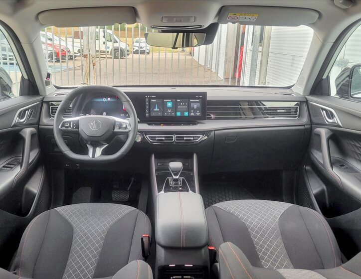 MG HS SUV 1,5 l 125 kw