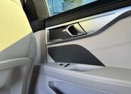 BMW Řada 8 Sedan / Limuzína 3,0 l 245 kw