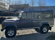 Land Rover Defender 4