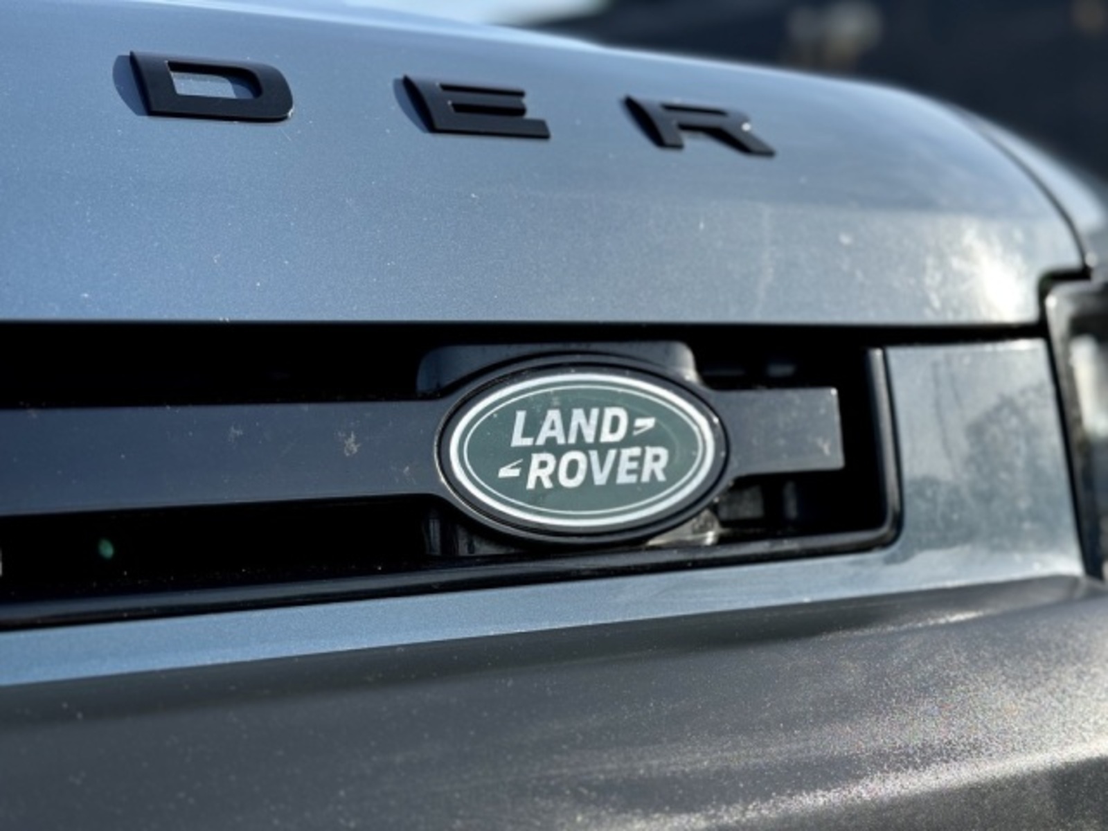 Land Rover Defender 52