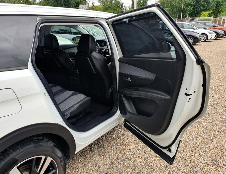 Peugeot 5008 SUV 2,0 l 110 kw