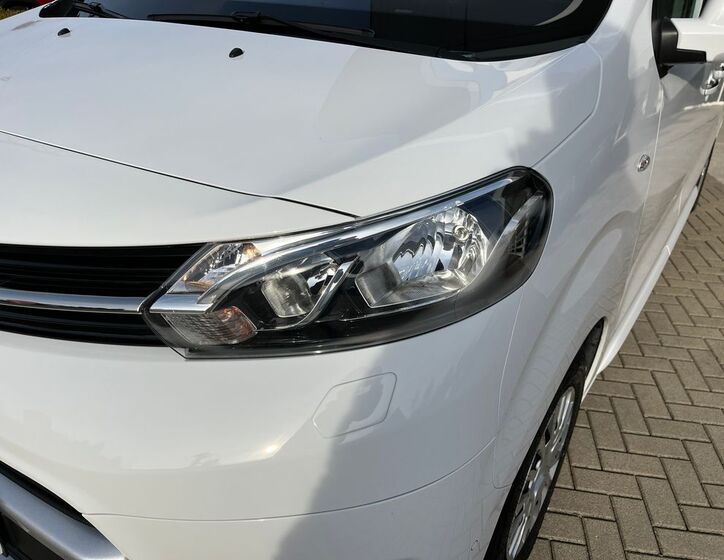 Toyota ProAce Verso 10