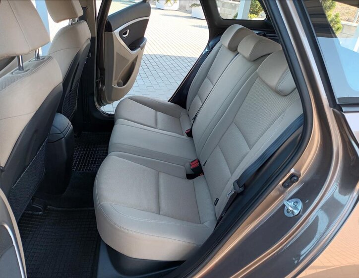 Hyundai i30 Kombi 1,6 l 99 kw