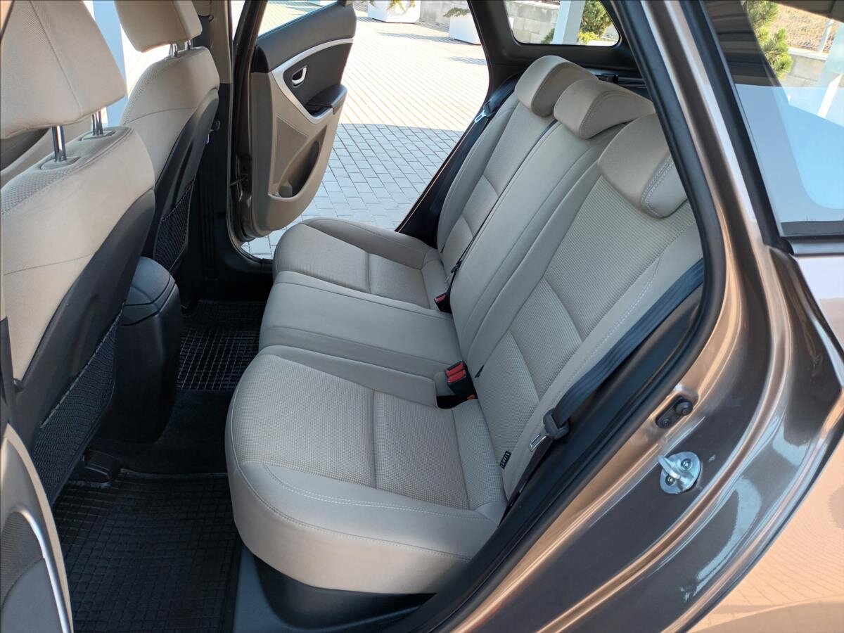 Hyundai i30 Kombi 1,6 l 99 kw