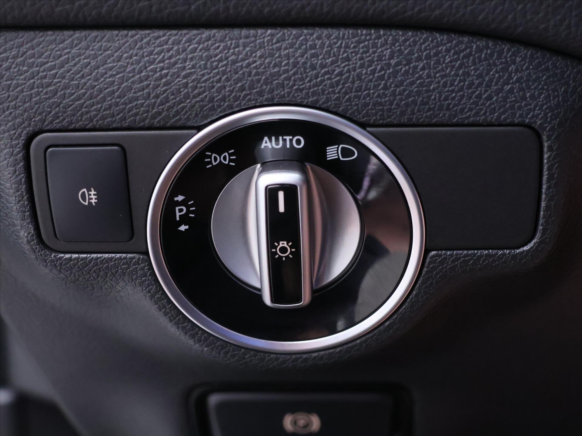 Mercedes-Benz CLA Sedan 2,0 l 280 kw