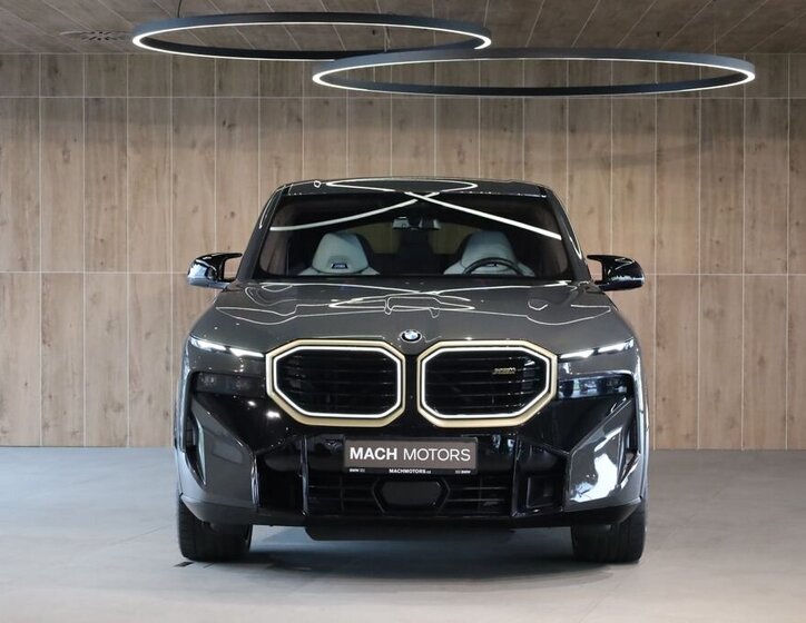 BMW XM SUV / Terénní 4,4 l 480 kw