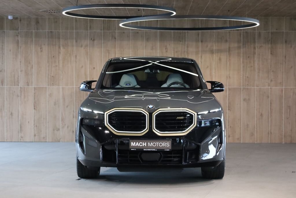 BMW XM SUV / Terénní 4,4 l 480 kw