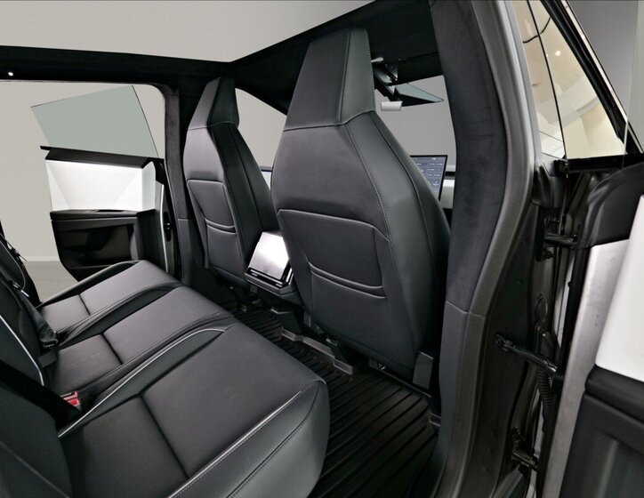 Tesla Ostatní SUV 0,0 450 kw