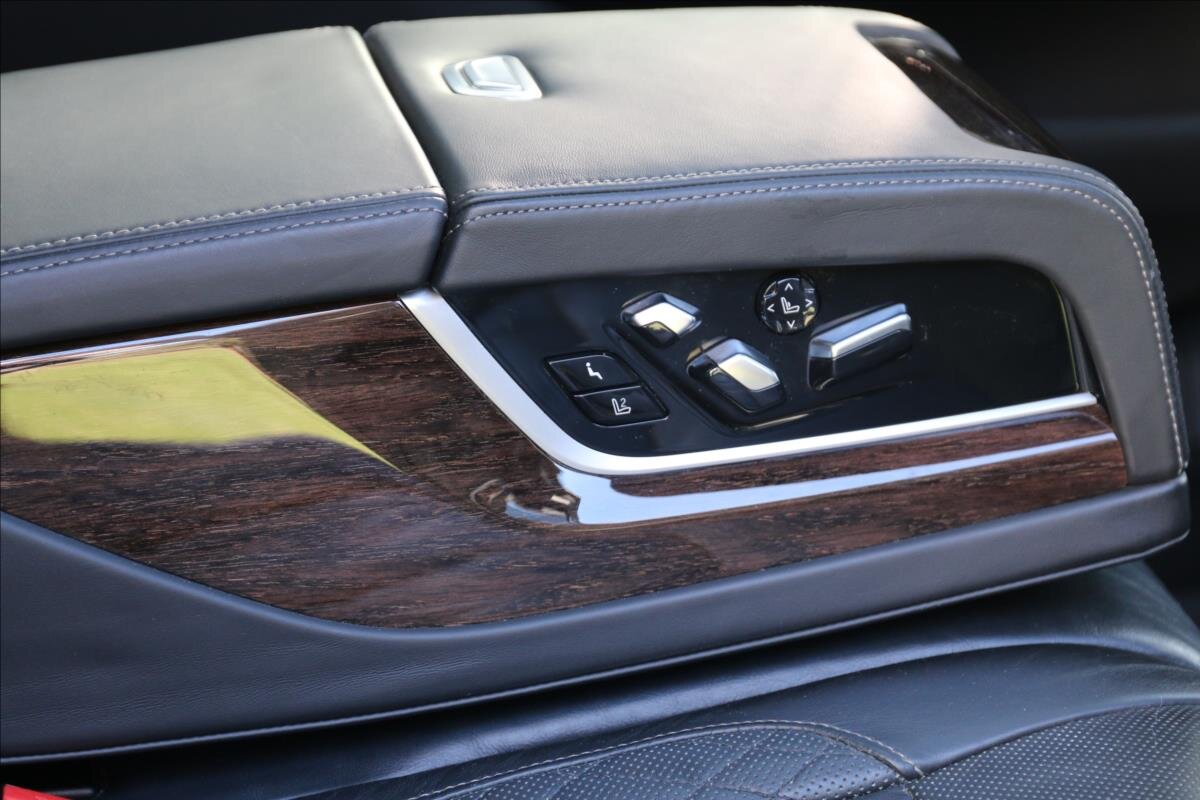 BMW Řada 7 Sedan / Limuzína 3,0 l 294 kw