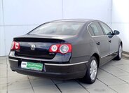 Volkswagen Passat Sedan / Limuzína 2,0 l 103 kw
