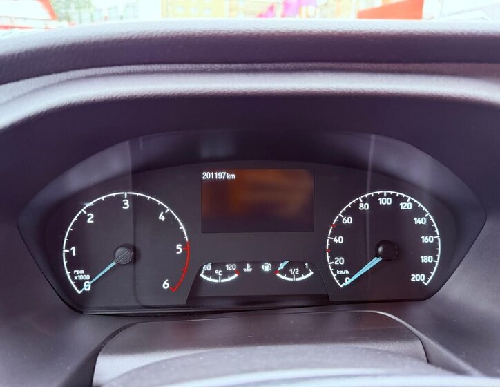 Ford Tourneo Custom 17