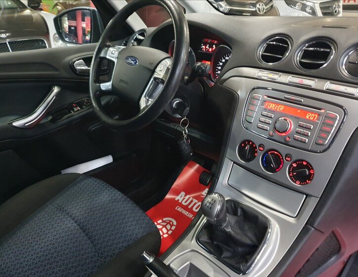 Ford Galaxy MPV 2,0 l 107 kw