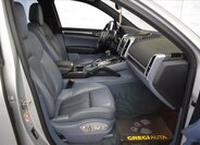Porsche Cayenne SUV / Terénní 4,8 l 405 kw